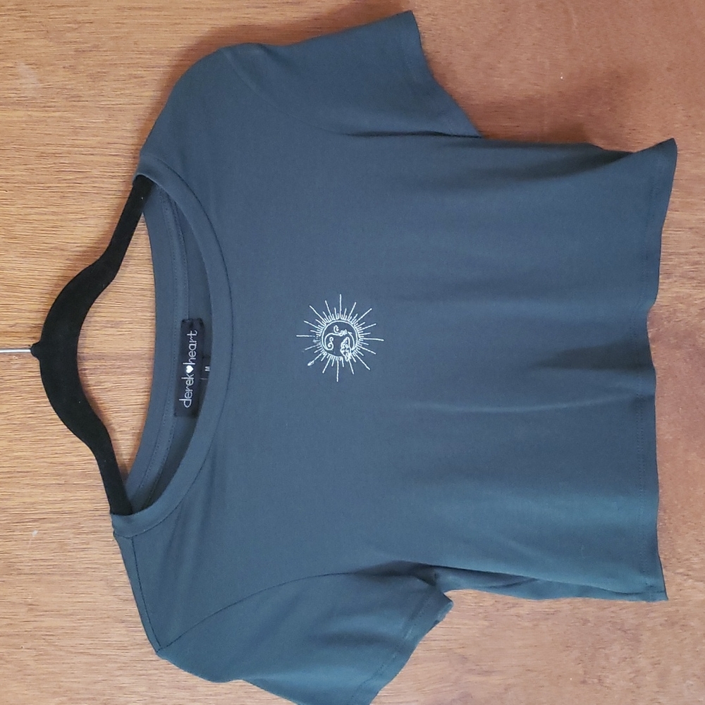 Dark green crop top size medium